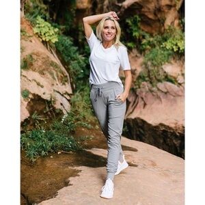 ZYIA Active Womens Everywhere Joggers Size XXXL 3x Pants Gray Ankle Zippers